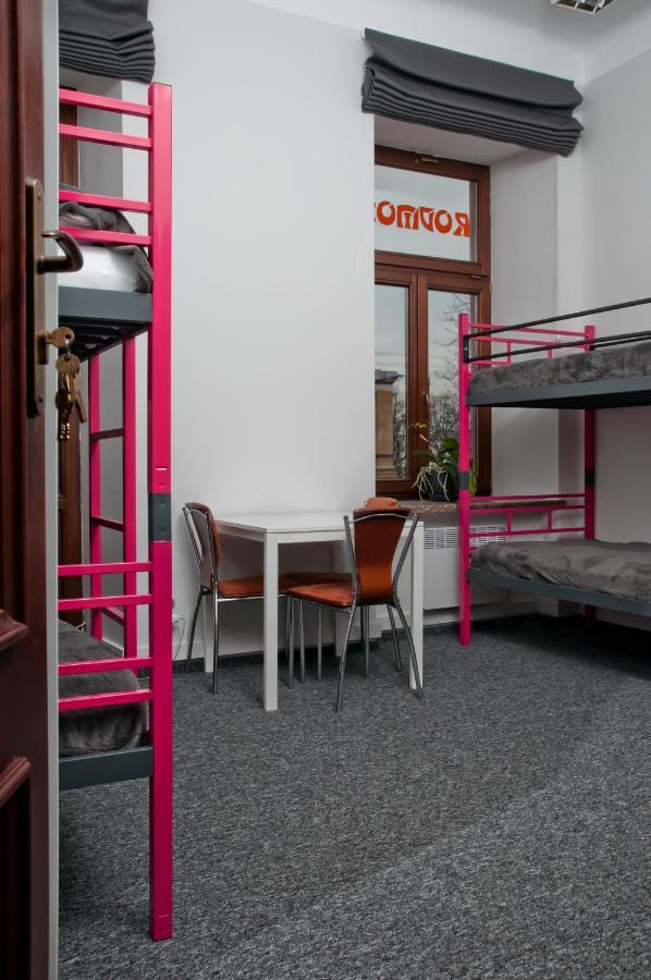 Rodmos Hostel Lublin Bagian luar foto