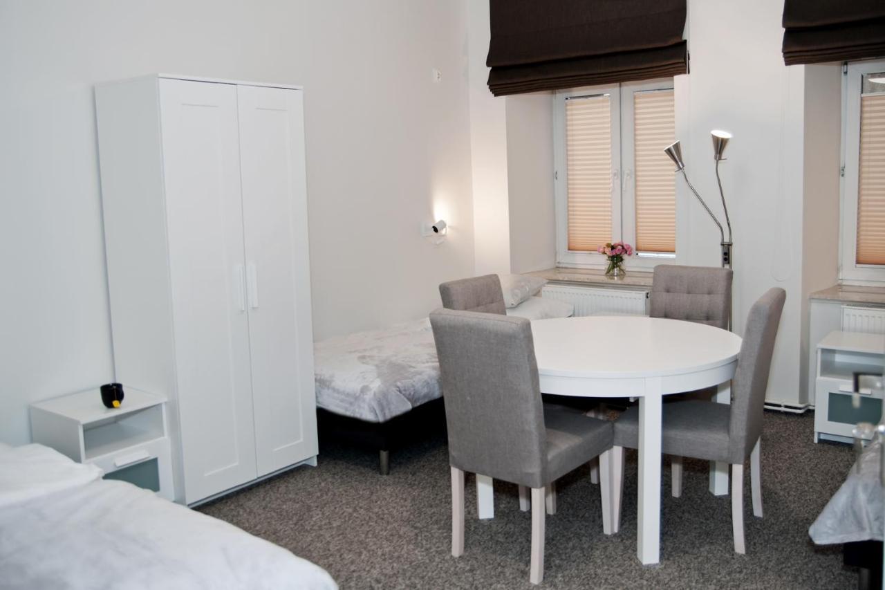 Rodmos Hostel Lublin Bagian luar foto