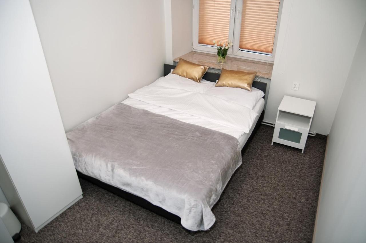 Rodmos Hostel Lublin Bagian luar foto