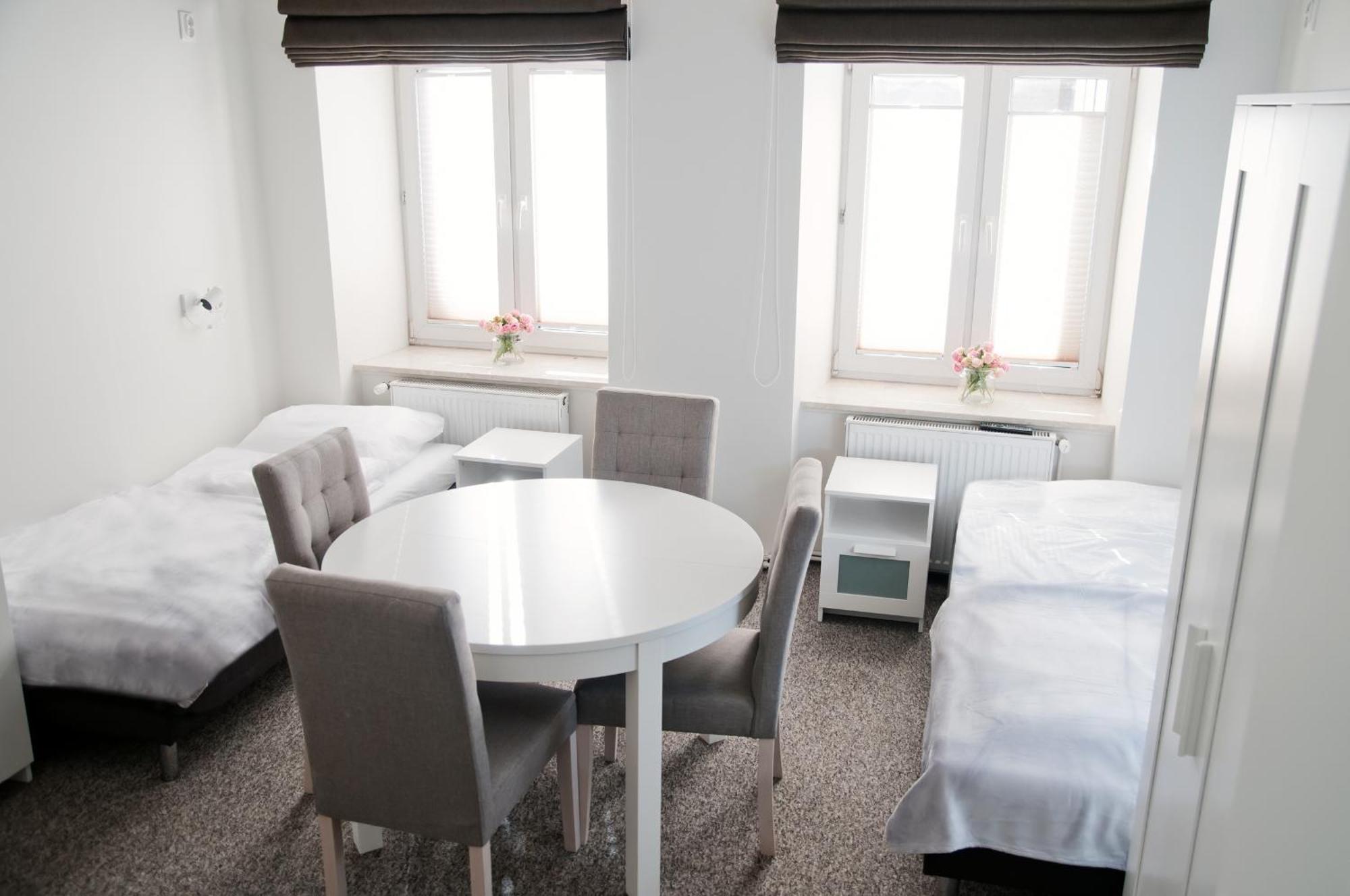 Rodmos Hostel Lublin Bagian luar foto